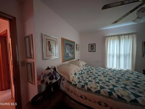 Bedroom - 404 E Union St, Walbridge, OH 43465 photo 3 of 4