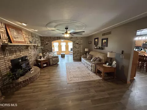 Living - 11801 Rd 132, Paulding, OH 45879 photo 2 of 5