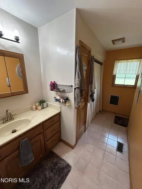 Bath - 11801 Rd 132, Paulding, OH 45879 photo 4 of 6