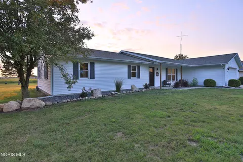 Exterior - 121 Avalon Dr, Bryan, OH 43506 photo 5 of 5