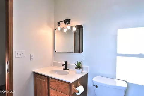 Bath - 121 Avalon Dr, Bryan, OH 43506 photo 1 of 4