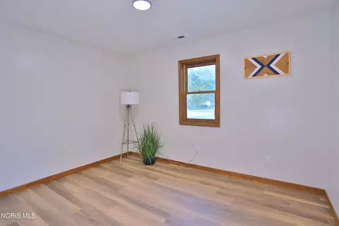 Bedroom - 121 Avalon Dr, Bryan, OH 43506 photo 2 of 2