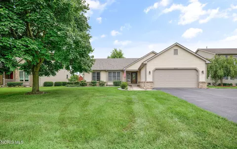 10441 White Oak Dr, Perrysburg, OH 43551
