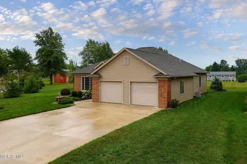 806 Silver Pines Dr, Kalida, OH 45853