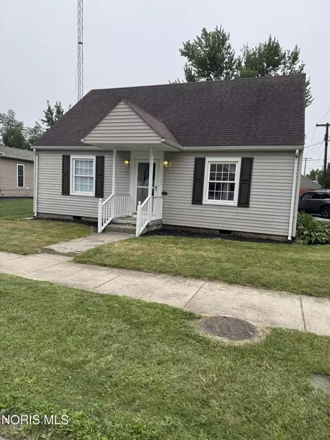 223 Larkins St, Findlay, OH 45840
