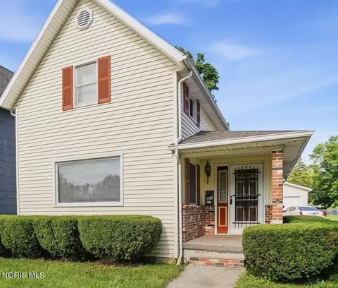 621 S Wood St, Fostoria, OH 44830
