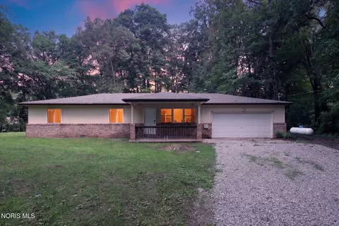 10660 Frankfort Rd, Holland, OH 43528