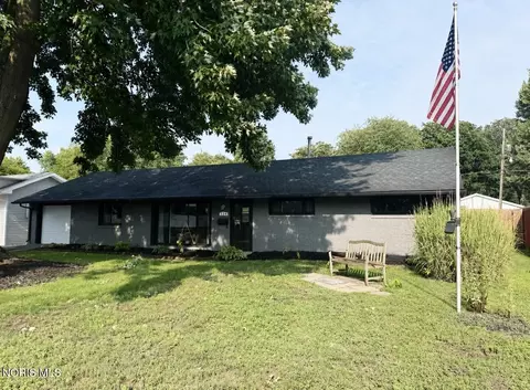 124 Saint Richards Ct, Swanton, OH 43558