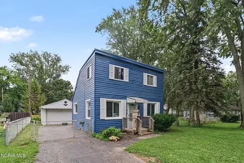 5518 Merriman Dr, Sylvania, OH 43560