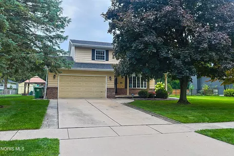 528 Fairfield Park Dr, Maumee, OH 43537