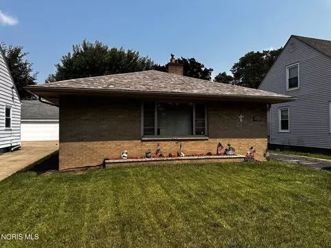2332 Beaufort Ave, Toledo, OH 43613