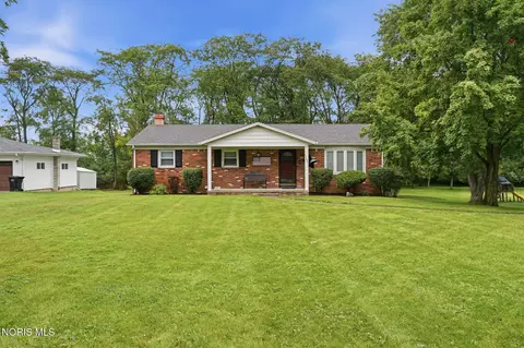 11091 Autumn Ln, Fostoria, OH 44830