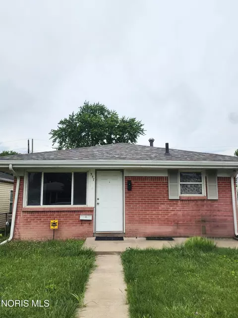557 Whitlock Ave, Toledo, OH 43605