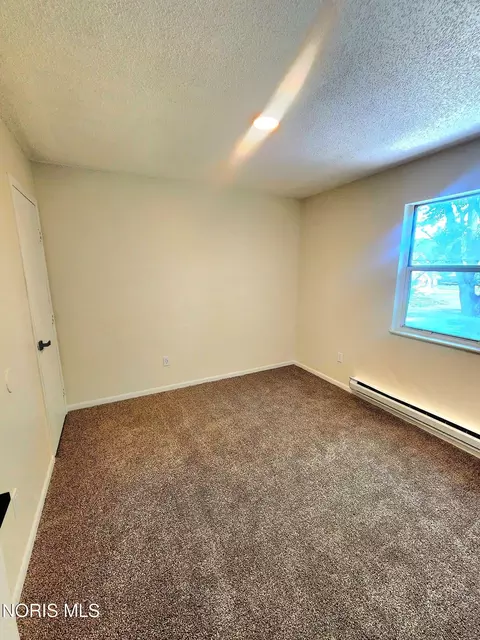 Bedroom - 1024 Ranch Dr, Toledo, OH 43607 photo 2 of 5