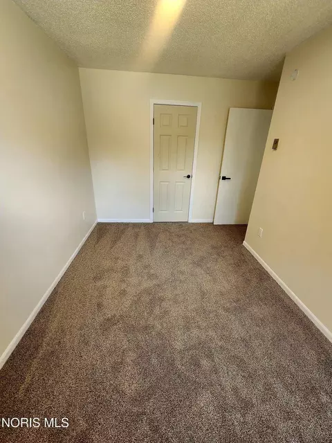 Bedroom - 1024 Ranch Dr, Toledo, OH 43607 photo 1 of 5