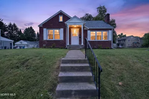 1447 Craigwood Rd, Toledo, OH 43612
