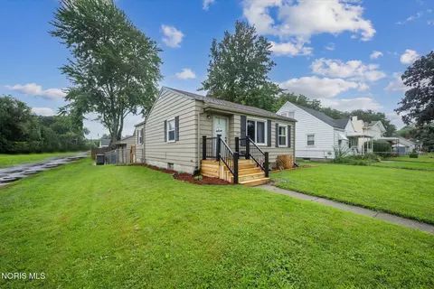 1301 Stanwix Dr, Toledo, OH 43614