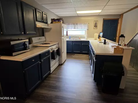 Kitchen - 14743 Ohio 120, Lyons, OH 43533 photo 2 of 3