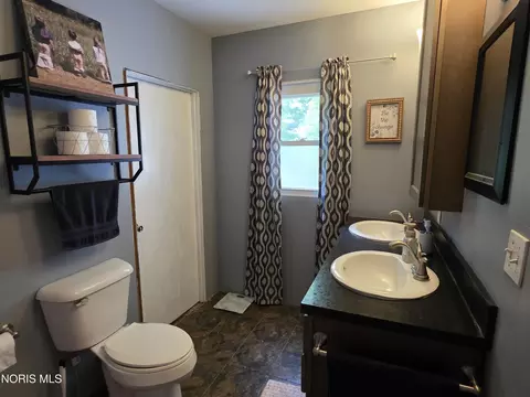 Bath - 14743 Ohio 120, Lyons, OH 43533 photo 1 of 3