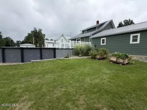 Exterior - 304 N Main St, Edon, OH 43518 photo 3 of 4