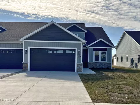 172 E Bridge Rd, Northwood, OH 43619