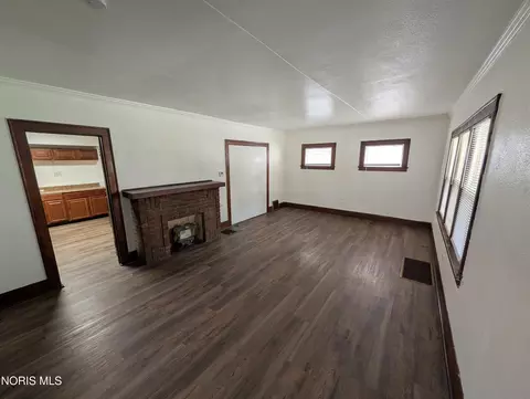 Living - 2034 Perth St, Toledo, OH 43607 photo 1 of 2