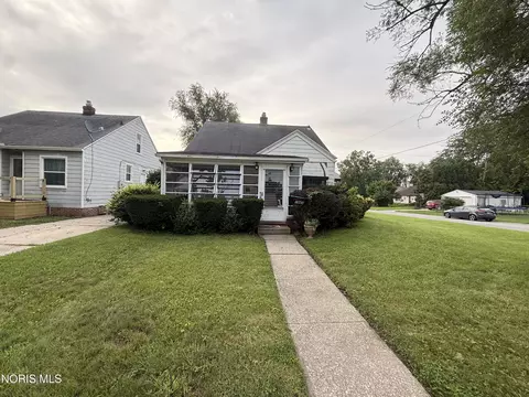 1943 Glencairn Ave, Toledo, OH 43614