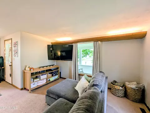 Living - 408 W Jackson St, West Unity, OH 43570 photo 4 of 4