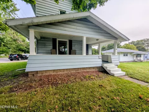 Exterior - 408 W Jackson St, West Unity, OH 43570 photo 3 of 7