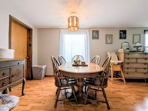 Dining - 408 W Jackson St, West Unity, OH 43570 photo 3 of 4
