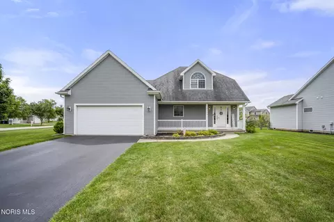 1954 Horseshoe Bend Dr, Perrysburg, OH 43551
