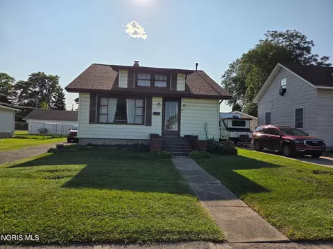 512 Harrison St, Port Clinton, OH 43452