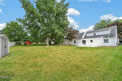Exterior - 2416 Springmill Rd, Findlay, OH 45840 photo 6 of 7