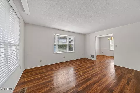 Living - 2416 Springmill Rd, Findlay, OH 45840 photo 1 of 4