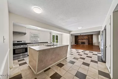 Kitchen - 2416 Springmill Rd, Findlay, OH 45840 photo 1 of 5