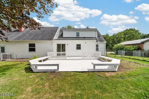 Exterior - 2416 Springmill Rd, Findlay, OH 45840 photo 5 of 7