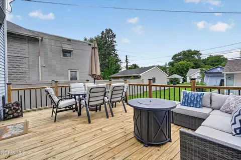 Exterior - 219 E Dudley St, Maumee, OH 43537 photo 9 of 15