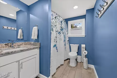 Bath - 219 E Dudley St, Maumee, OH 43537 photo 3 of 4