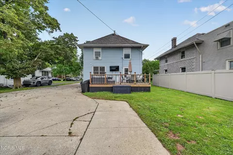 Exterior - 219 E Dudley St, Maumee, OH 43537 photo 3 of 15