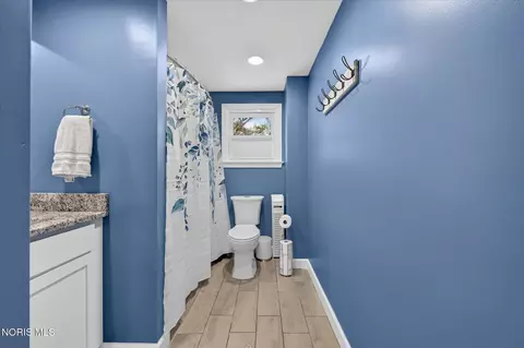 Bath - 219 E Dudley St, Maumee, OH 43537 photo 2 of 4