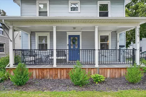 Exterior - 219 E Dudley St, Maumee, OH 43537 photo 12 of 15