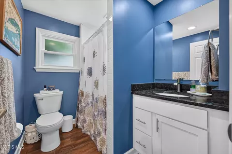 Bath - 219 E Dudley St, Maumee, OH 43537 photo 4 of 4