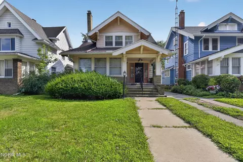 1037 Prospect Ave, Toledo, OH 43606