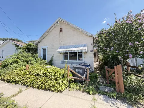 3918 Canada Southern Ave, Toledo, OH 43612