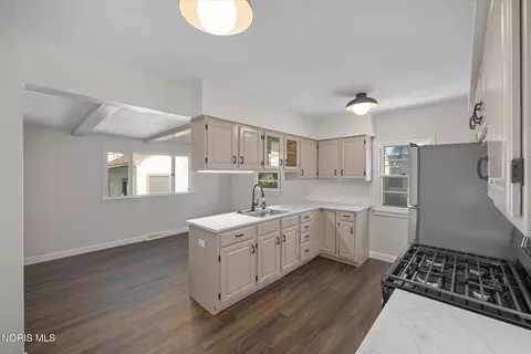 Kitchen - 1125 Searles Rd, Toledo, OH 43607 photo 1 of 3