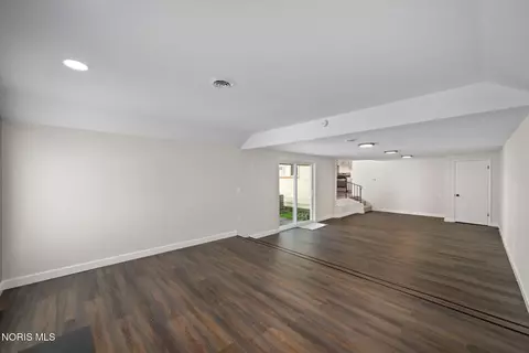 Living - 1125 Searles Rd, Toledo, OH 43607 photo 5 of 5