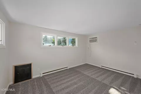 Bedroom - 1125 Searles Rd, Toledo, OH 43607 photo 3 of 4