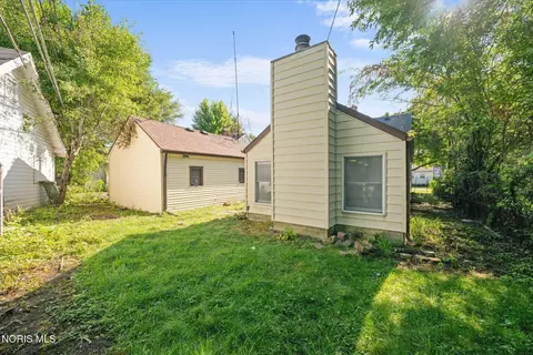 Exterior - 1125 Searles Rd, Toledo, OH 43607 photo 4 of 4