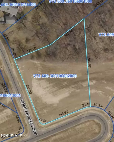132 Coach House Loop, Bowling Green, OH 43402
