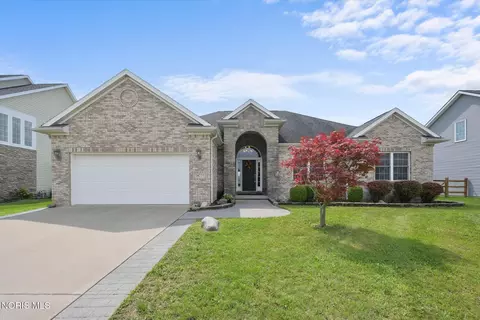 14733 Lake Meadows Dr, Perrysburg, OH 43551